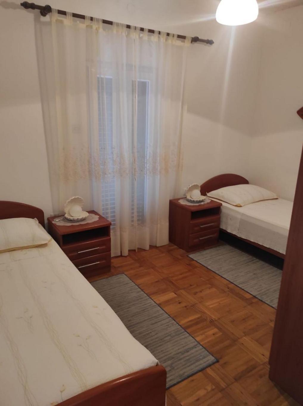 Apartment Tenara Vis Buitenkant foto